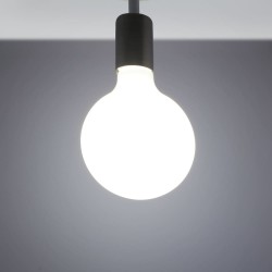 Bombilla LED G125 milky E27 12W 6000K encendida