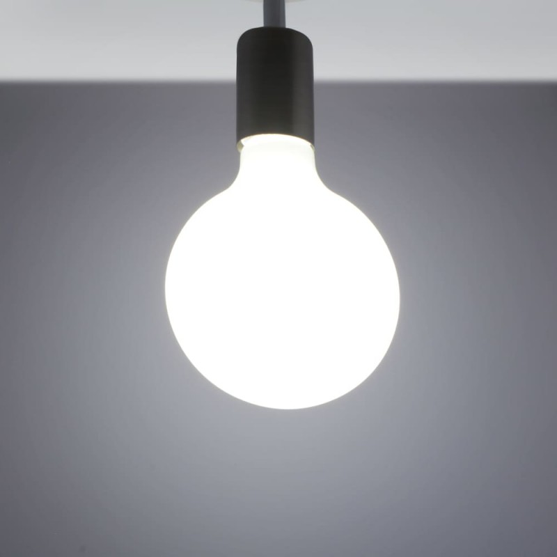 Bombilla LED G125 milky E27 12W 6000K encendida