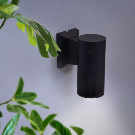 Aplique IP44 Relax 1xGU10 en pared de exterior e iluminado