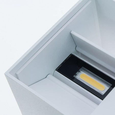 Detalle Aplique IP54 Cube led 2x5W 3000K blanco encendido